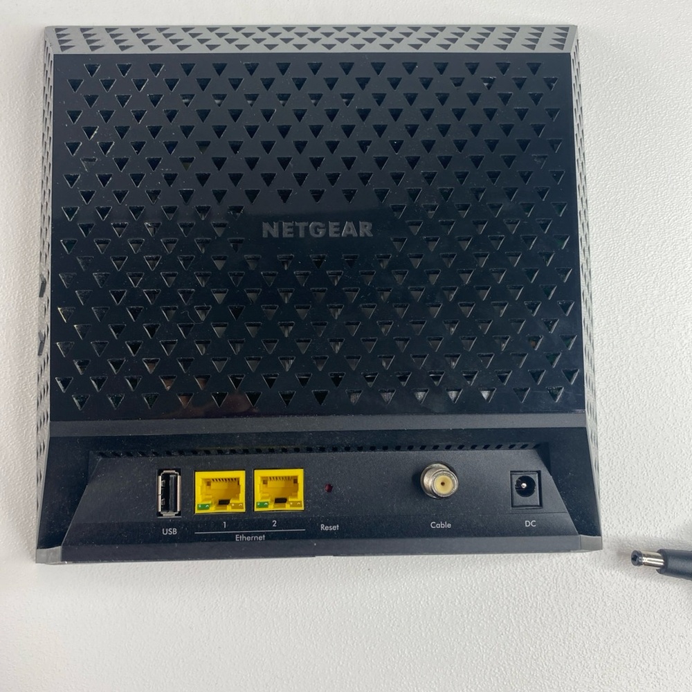 NETGEAR AC1600 Wifi Cable Modem Router | C6250 - Picture 5 of 8